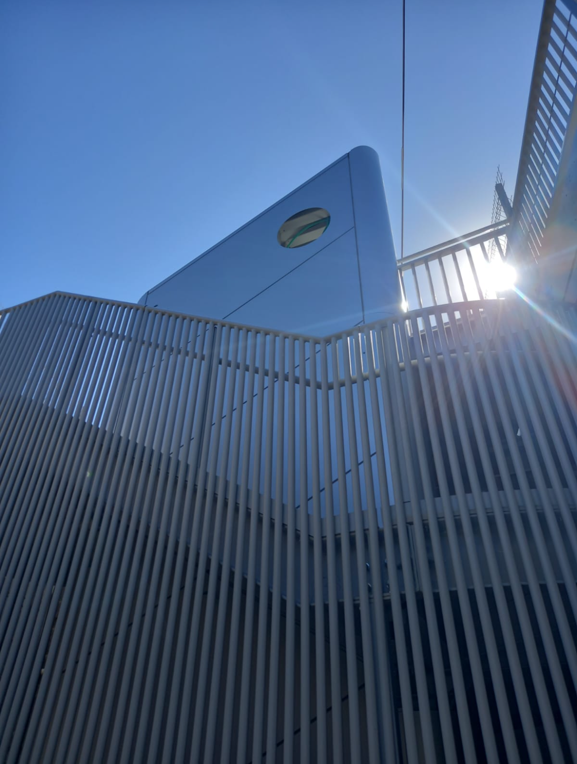 הקמת מדרגות לטכנאי הרכבת ברחוב קוסובסקי